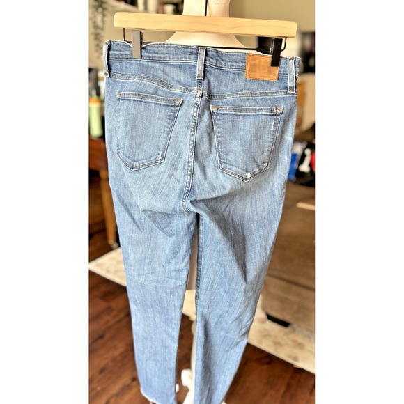 J.CREW‎ 9" Women's Toothpick Jean in Rip & Repair Wash Size 29 - Picture 3 of 16